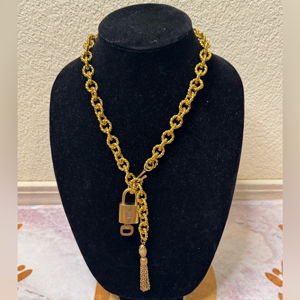 Louis Vuitton Lock & Key #316 Vintage 10K Gold Accents Teardrop Tassel Necklace - Picture 3 of 15